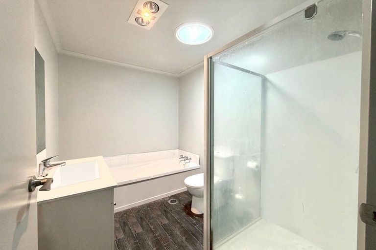 Photo of property in 38 Ipukarea Street, Weymouth, Auckland, 2103