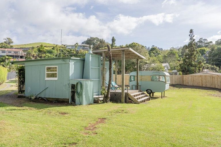 Photo of property in 5a Ocean Beach Road, Tairua, 3508