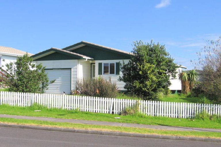 Photo of property in 1/70 Charntay Avenue, Clover Park, Auckland, 2019