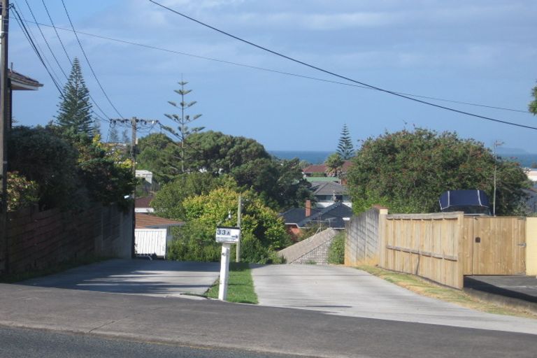 Photo of property in 33a Forrest Hill Road, Milford, Auckland, 0620