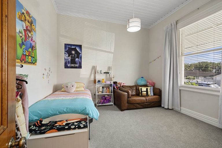 Photo of property in 8 Morley Street, New Plymouth, 4310