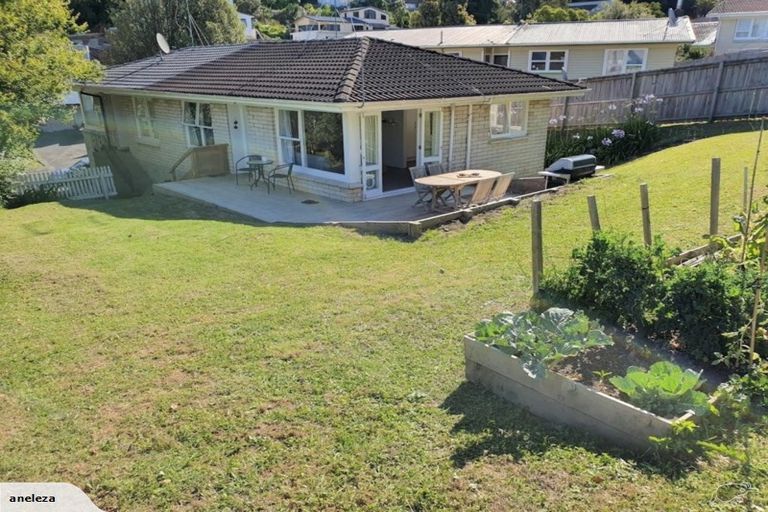 Photo of property in 2/24 Sovereign Place, Glenfield, Auckland, 0629