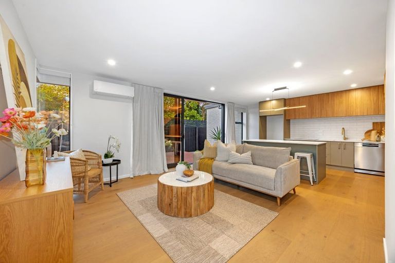 Photo of property in 1/100 Innes Road, St Albans, 8052