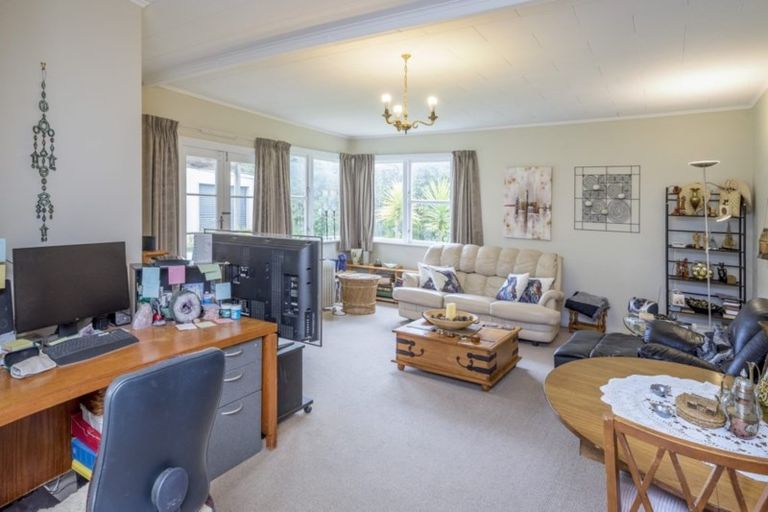 Photo of property in 260 Rangiuru Road, Otaki, 5512