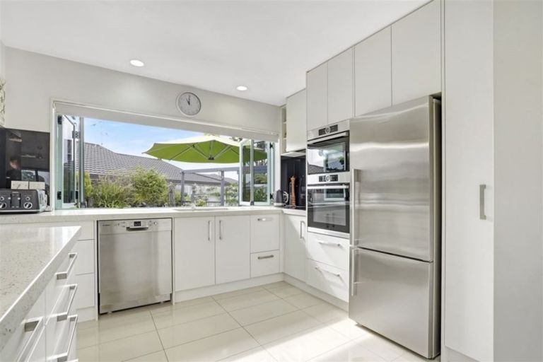 Photo of property in 37 Dixon Road, Fitzroy, Hamilton, 3206