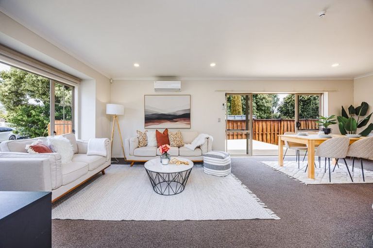 Photo of property in 98 Riverton Drive, Randwick Park, Auckland, 2105