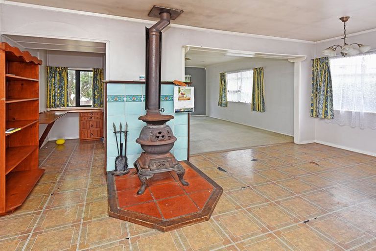 Photo of property in 39 Barneys Farm Road, Clendon Park, Auckland, 2103