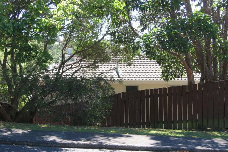 Photo of property in 27 Nor'east Drive, Northcross, Auckland, 0632