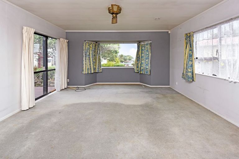 Photo of property in 39 Barneys Farm Road, Clendon Park, Auckland, 2103
