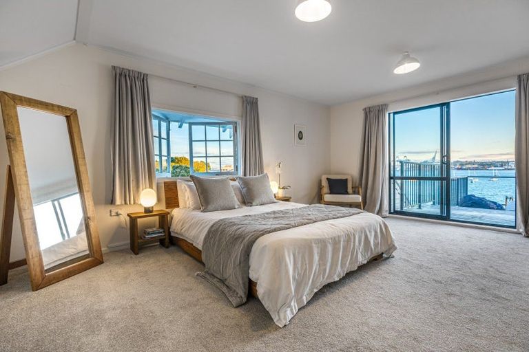 Photo of property in 5 Stanley Point Road, Stanley Point, Auckland, 0624