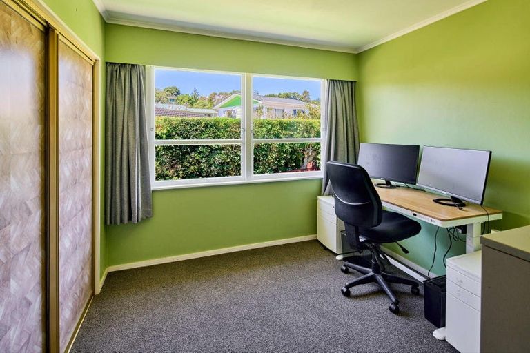 Photo of property in 104 Oriel Avenue, Tawa, Wellington, 5028