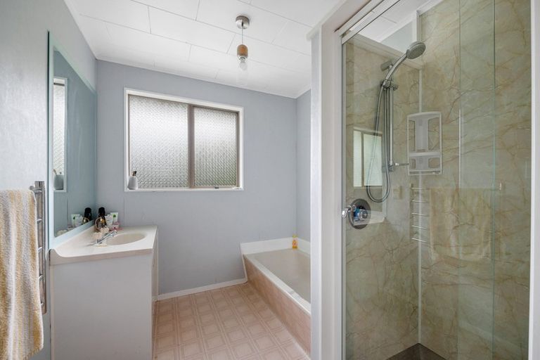 Photo of property in 11 Avian Crescent, Blue Mountains, Upper Hutt, 5371