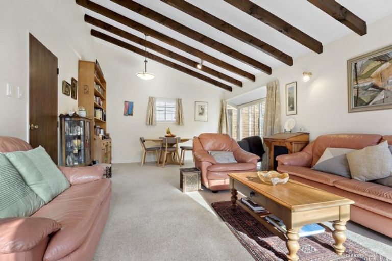 Photo of property in 11 Waikowhai Street, Ngaio, Wellington, 6035