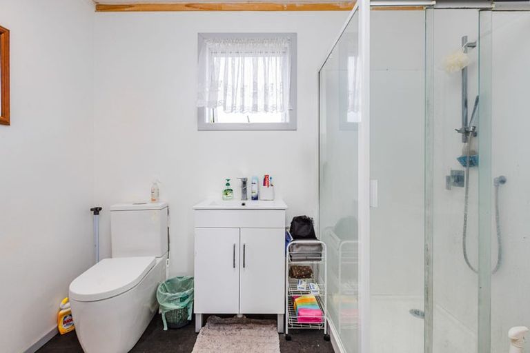 Photo of property in 16 Belgrave Place, Papakura, 2110