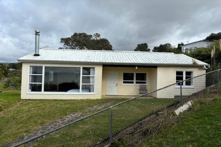 Photo of property in 65 Howard Road, Orere Point, Papakura, 2585