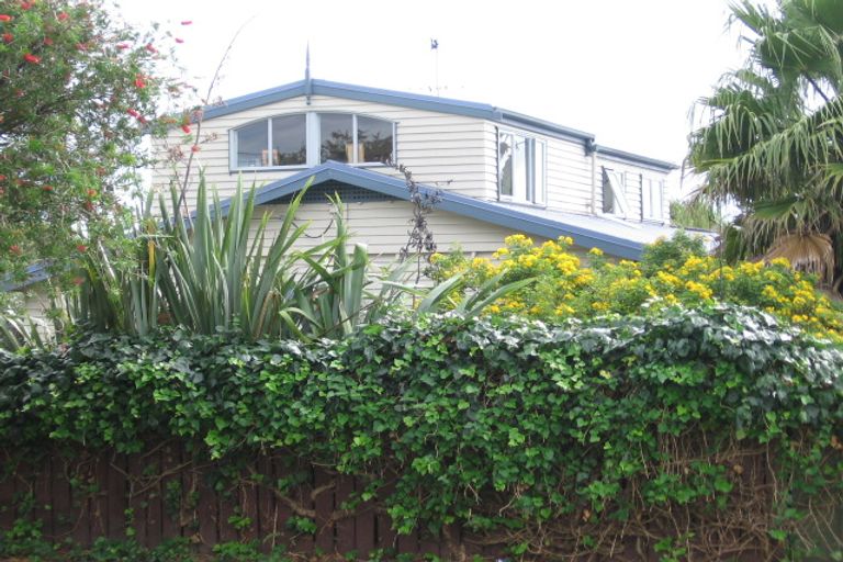Photo of property in 69a Miro Street, New Lynn, Auckland, 0600