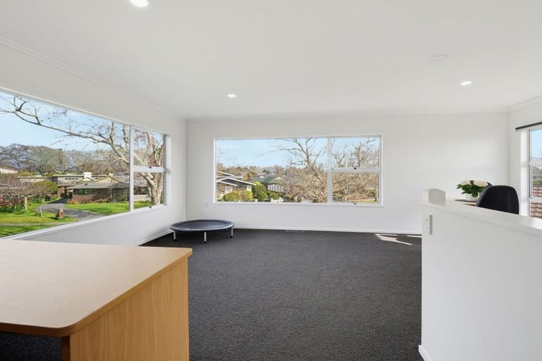 Photo of property in 8 Aintree Crescent, Awapuni, Palmerston North, 4412