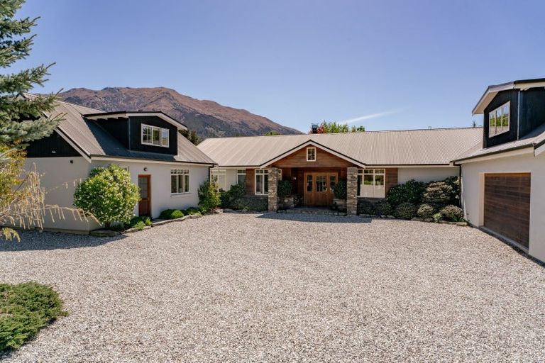 Photo of property in 162 Te Awa Road, Albert Town, Wanaka, 9382