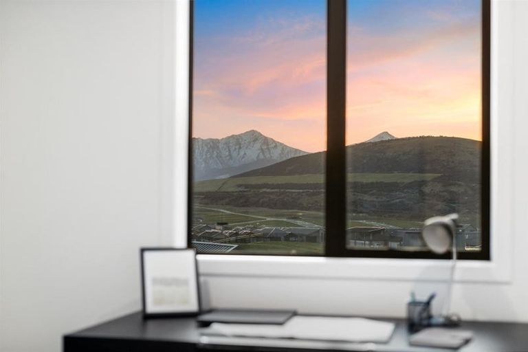 Photo of property in 44 Cunninghams Drive, Jacks Point, Queenstown, 9371