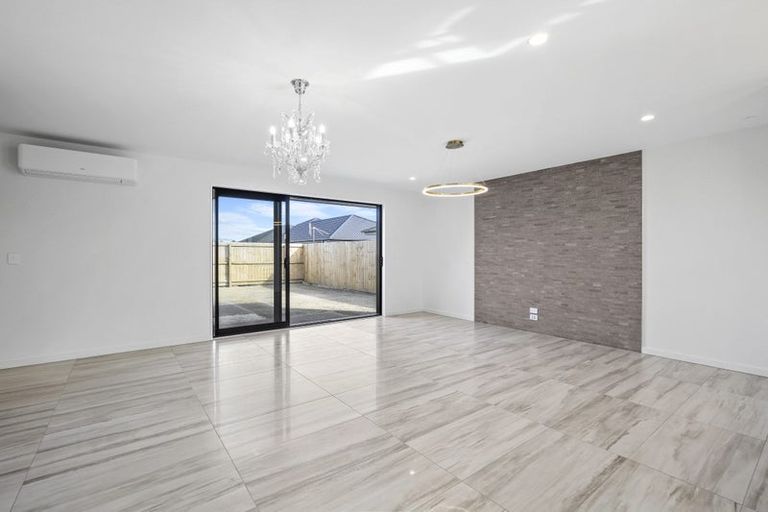 Photo of property in 6 Olearia Lane, Halswell, Christchurch, 8025