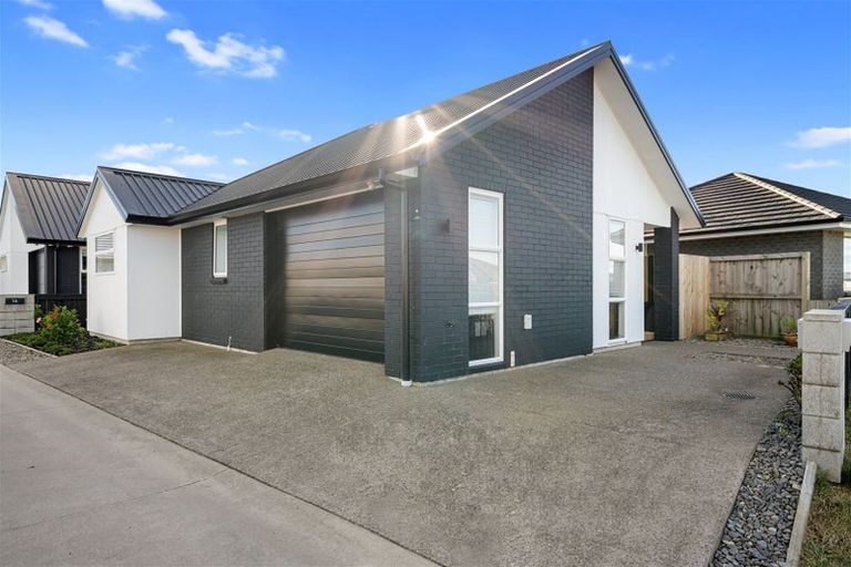 Photo of property in 14 Toi Place, Papamoa, 3118