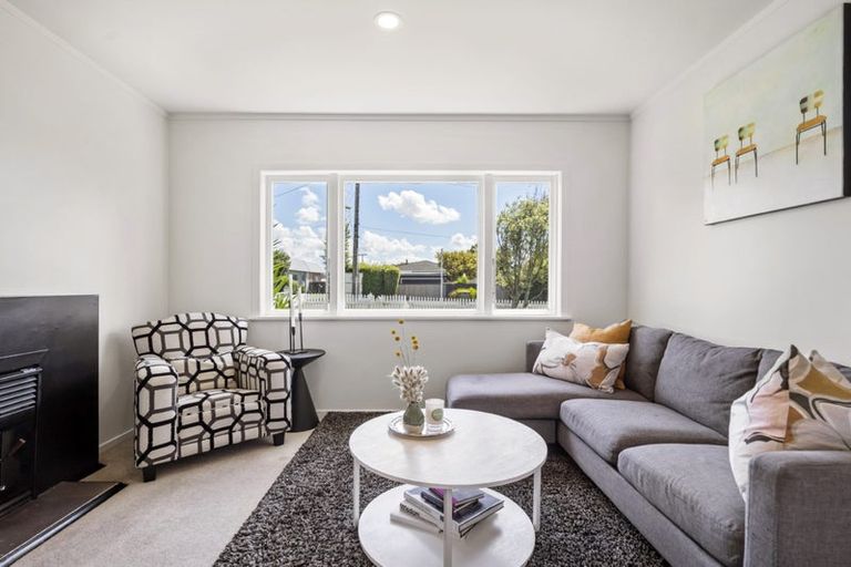 Photo of property in 9 Eskdale Road, Birkdale, Auckland, 0626