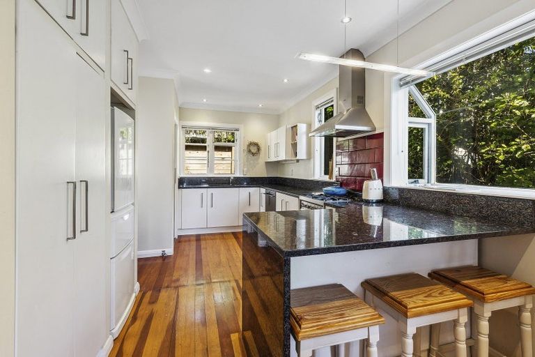 Photo of property in 36 Homewood Avenue, Karori, Wellington, 6012