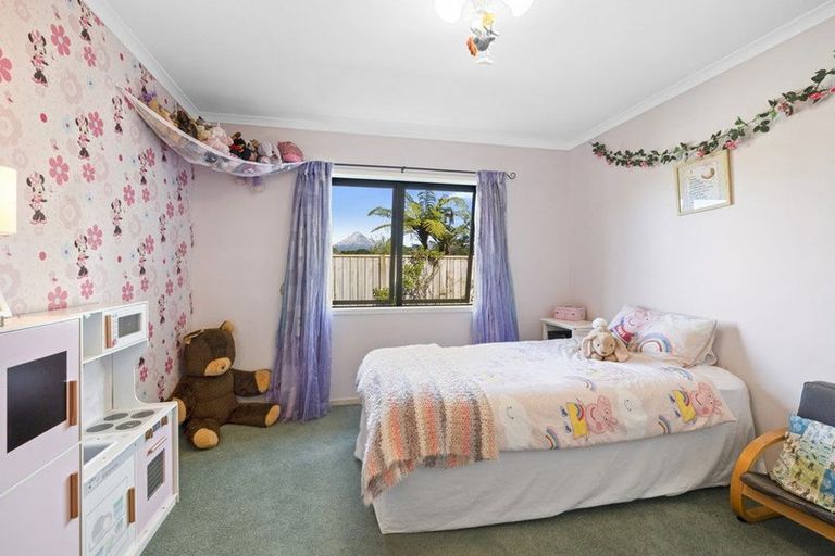 Photo of property in 4 Willow Place, Whalers Gate, New Plymouth, 4310
