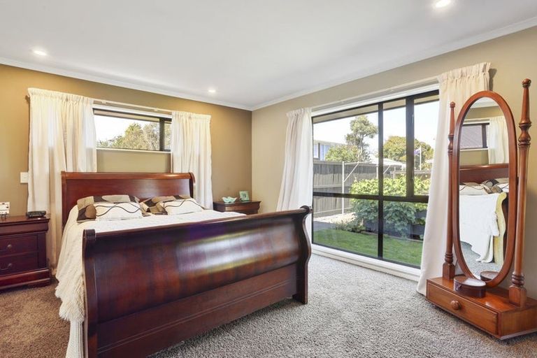 Photo of property in 5 Hinton Place, Rangiora, 7400