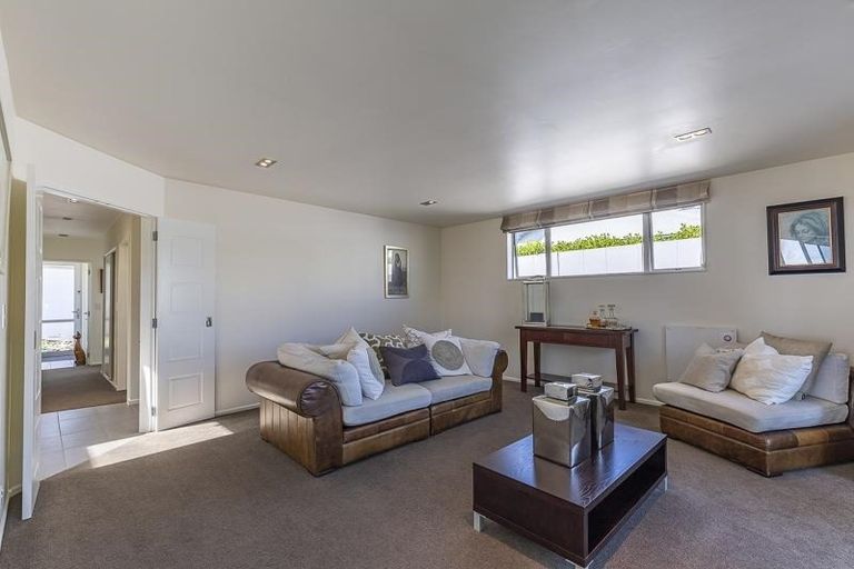 Photo of property in 18 Istana Place, Britannia Heights, Nelson, 7010