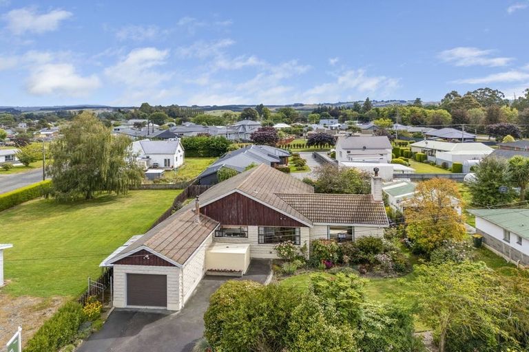 Photo of property in 16 Stewart Road, Milton, 9220