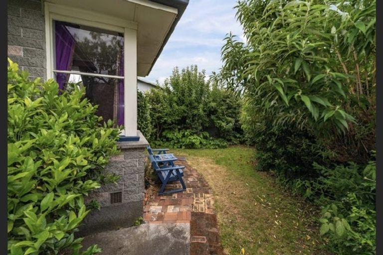 Photo of property in 2/131b Mcfaddens Road, Saint Albans, Christchurch, 8052