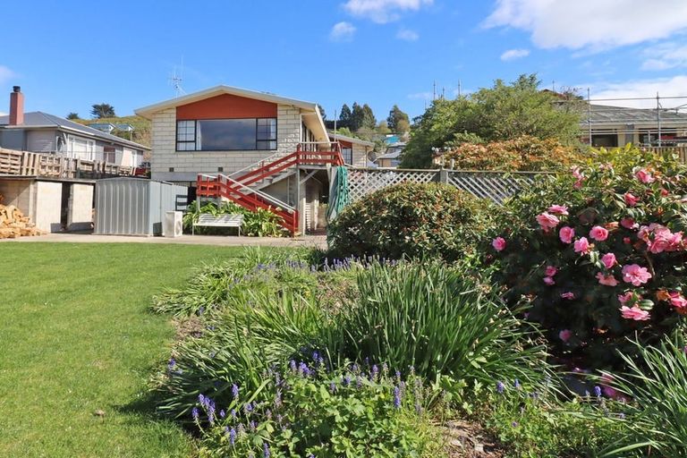 Photo of property in 15 Clyde Street, Oamaru North, Oamaru, 9400
