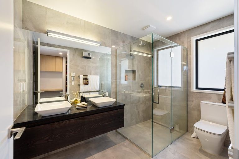 Photo of property in 64a Straven Road, Fendalton, Christchurch, 8014