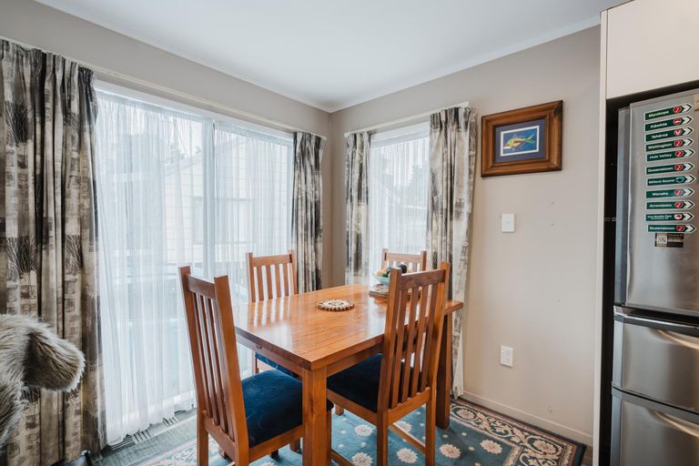 Photo of property in 3 Coventry Road, Melville, Hamilton, 3206