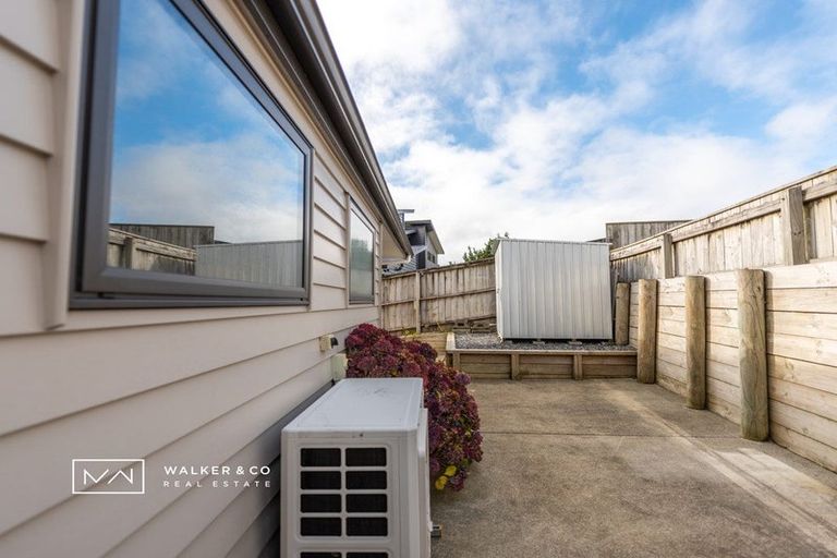 Photo of property in 7 Percy Kinsman Crescent, Riverstone Terraces, Upper Hutt, 5018