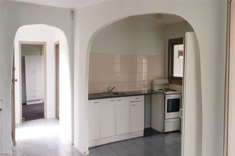 Photo of property in 44 Chamberlain Road, Massey, Auckland, 0614