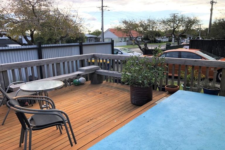 Photo of property in 3/50 Old Lake Road, Narrow Neck, Auckland, 0624