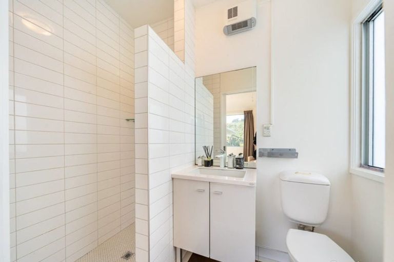 Photo of property in 47 Korokoro Road, Korokoro, Lower Hutt, 5012