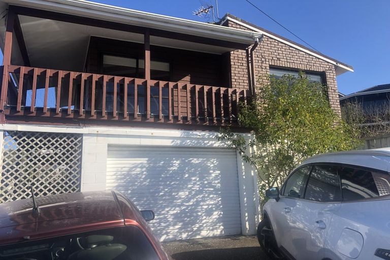 Photo of property in 24a East Coast Road, Milford, Auckland, 0620