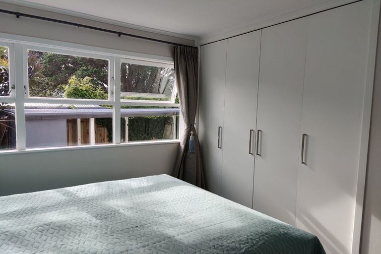 Photo of property in 2/11 Seaview Avenue, Northcote, Auckland, 0627
