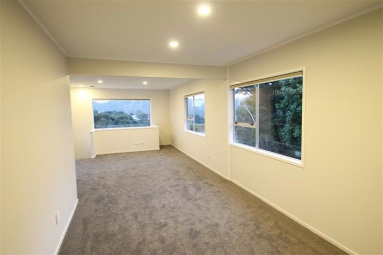 Photo of property in 40 Morriggia Place, Bayview, Auckland, 0629