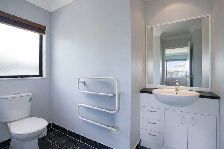 Photo of property in 21 Greig Place, Pukekohe, 2120