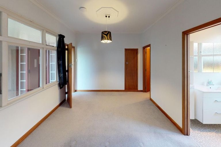 Photo of property in 261 Victoria Avenue, Hokowhitu, Palmerston North, 4410