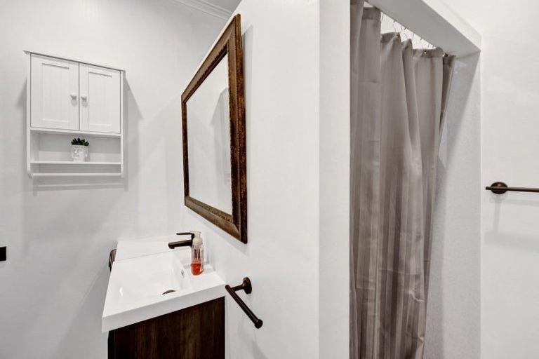 Photo of property in 24 Olivia Street, Stratford, 4332