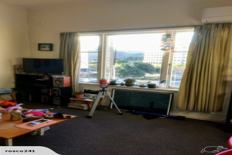 Photo of property in 80 Oriental Parade, Oriental Bay, Wellington, 6011
