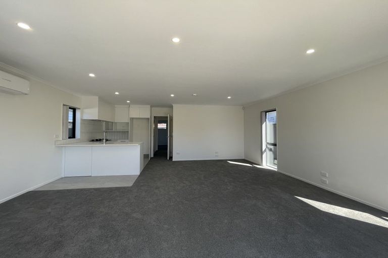 Photo of property in 1 Darren Crescent, Half Moon Bay, Auckland, 2012