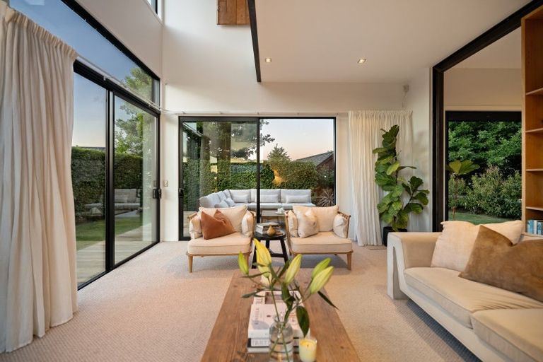 Photo of property in 12 Arran Lane, Jacks Point, Queenstown, 9371