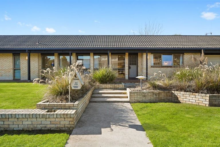 Photo of property in 16 Wilfred Street, St Andrews, Hamilton, 3200
