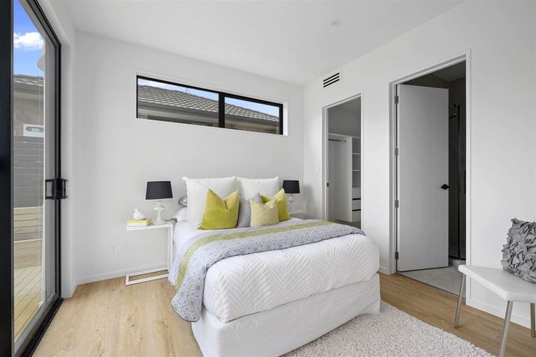 Photo of property in 7/5 Lemon Grove Lane, Greenhithe, Auckland, 0632